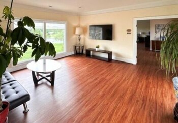 The Inn At Grass Roots Hill,,3 star