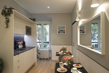 Colosseum Suites By Glen,,0 star