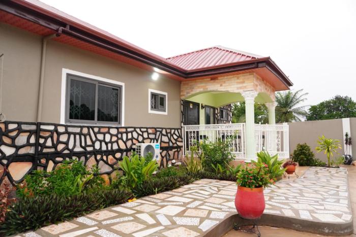 madora lodge