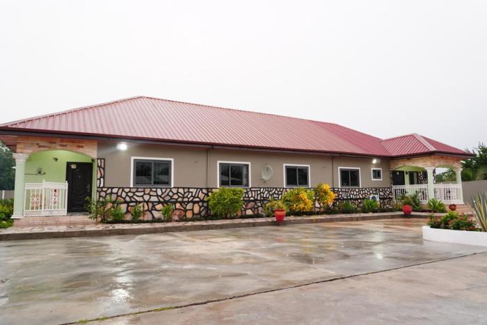 madora lodge