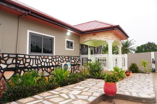 madora lodge