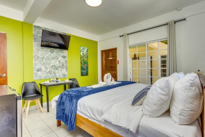 hill garden boutique resort