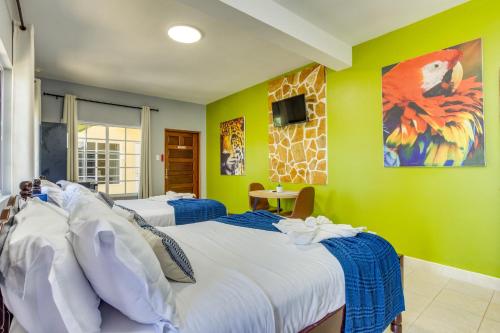 hill garden boutique resort