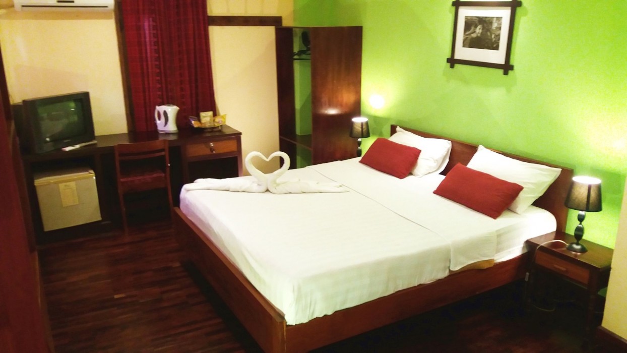 saynamkhan river view