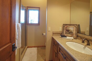 luxury view lodge