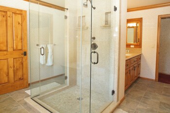 luxury view lodge