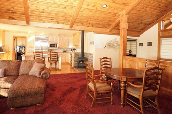 luxury view lodge