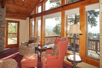 luxury view lodge