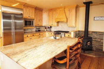 luxury view lodge