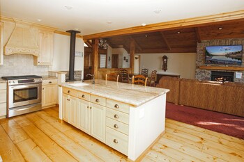 luxury view lodge