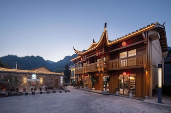 zhangjiajie valley love holiday hotel