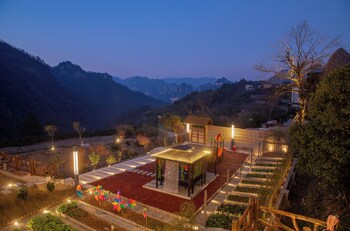 zhangjiajie valley love holiday hotel
