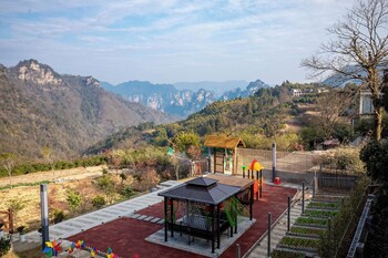 zhangjiajie valley love holiday hotel