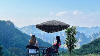 zhangjiajie valley love holiday hotel