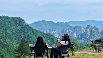 zhangjiajie valley love holiday hotel