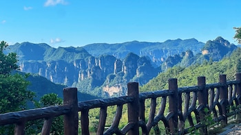 zhangjiajie valley love holiday hotel