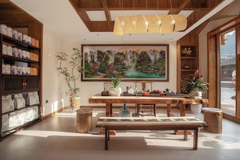 Zhangjiajie Valley Love Holiday Hotel,,4 star
