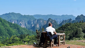 Zhangjiajie Valley Love Holiday Hotel,,4 star