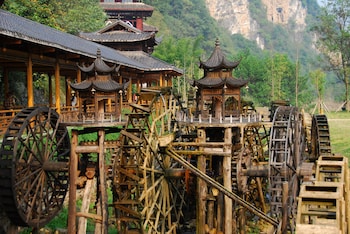 zhangjiajie valley love holiday hotel