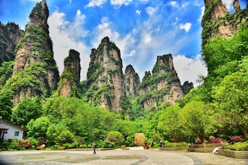 zhangjiajie valley love holiday hotel