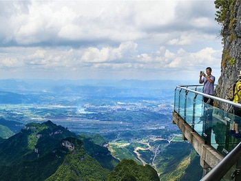 zhangjiajie valley love holiday hotel