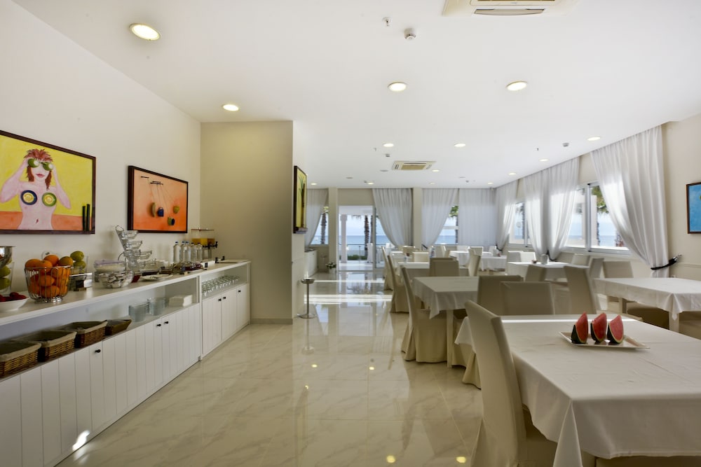 sidari beach hotel