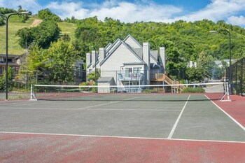 blue mountain luxury studio