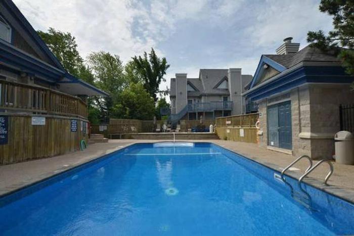blue mountain luxury studio