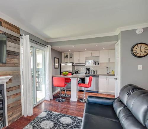 blue mountain luxury studio