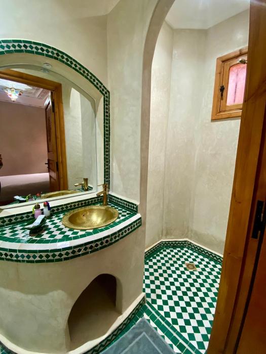 riad rose mati