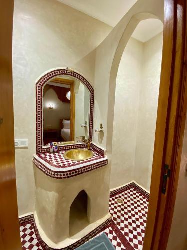 riad rose mati