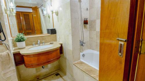 mcollection ortigas cbd near business and shopping hubs