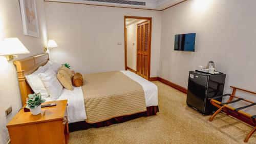mcollection ortigas cbd near business and shopping hubs