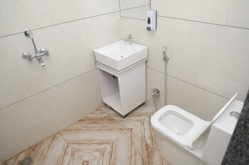 Hotel Grand Lucent,,3 star