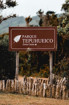 Refugio Parque Tepuhueico Zona Costa,,2 star