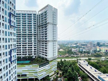 good deal and restful studio grand dhika city apartment