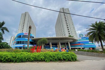 Comfort Living 2Br At Cinere Bellevue Suites Apartment,,2 star