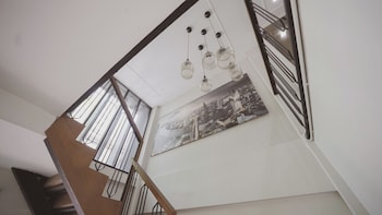 poshtel 56
