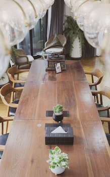 poshtel 56