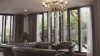 poshtel 56