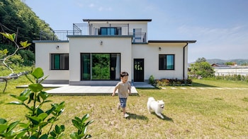 gyeongju sunflower private cottage
