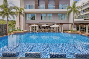mcollection stay near private beach in boracay