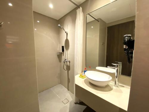 mcollection stay near private beach in boracay