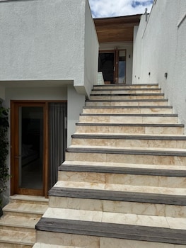 villa bukit gili gede