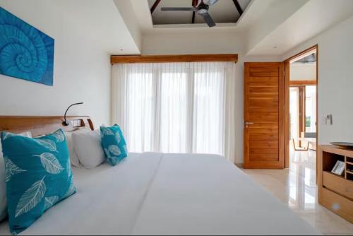 villa bukit gili gede
