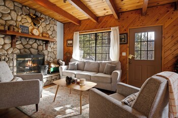 little bear lodge