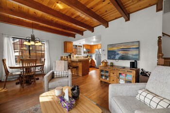 little bear lodge