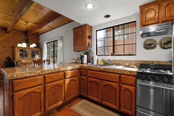 little bear lodge