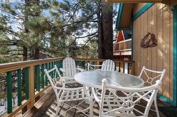 little bear lodge