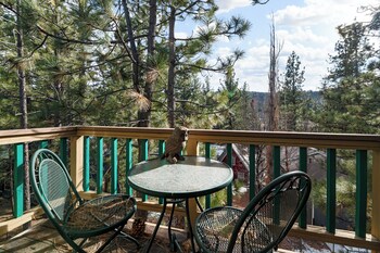 little bear lodge